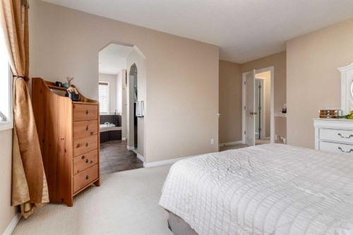 82 Everglen Crescent Sw, Calgary, AB - Indoor Photo Showing Bedroom