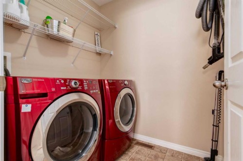 82 Everglen Crescent Sw, Calgary, AB - Indoor Photo Showing Laundry Room