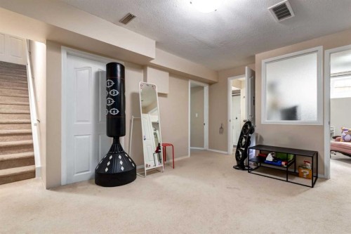 82 Everglen Crescent Sw, Calgary, AB - Indoor Photo Showing Other Room