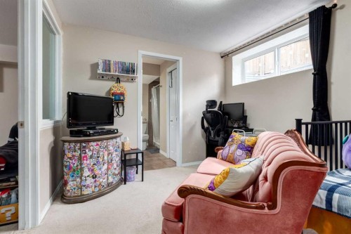 82 Everglen Crescent Sw, Calgary, AB - Indoor