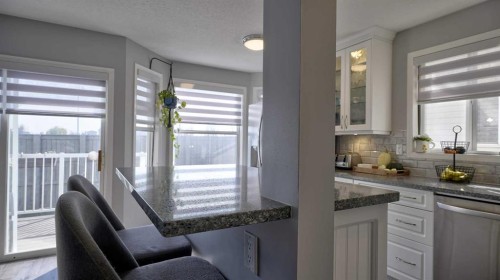 9-567 Edmonton Trail Ne, Airdrie, AB - Indoor