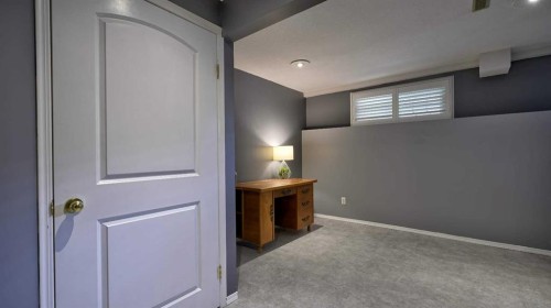 9-567 Edmonton Trail Ne, Airdrie, AB - Indoor