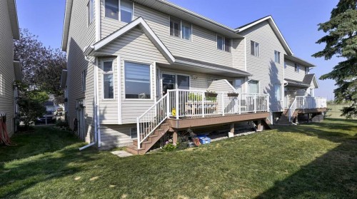 9-567 Edmonton Trail Ne, Airdrie, AB - Outdoor With Deck Patio Veranda