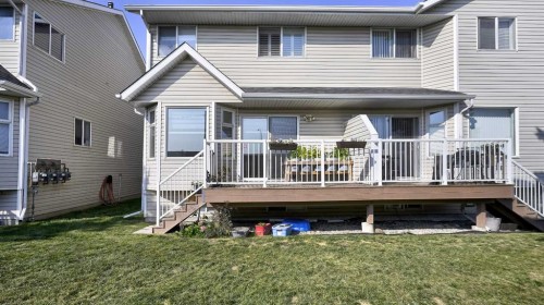 9-567 Edmonton Trail Ne, Airdrie, AB - Outdoor With Deck Patio Veranda