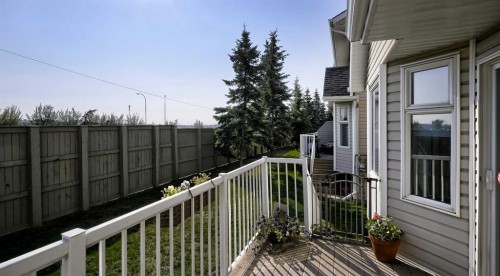 9-567 Edmonton Trail Ne, Airdrie, AB - Outdoor With Exterior