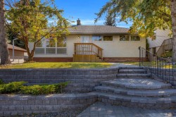 419 33 Avenue NE Calgary, AB T2E 2J2