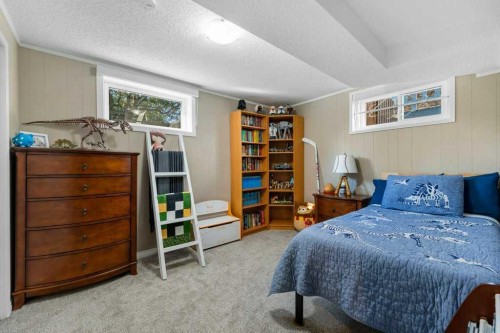 1131 15 Avenue Ne, Calgary, AB - Indoor Photo Showing Bedroom