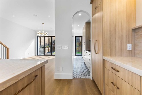 2009 28 Avenue Sw, Calgary, AB - Indoor Photo Showing Kitchen