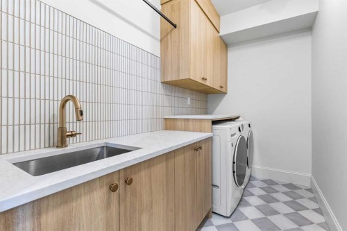 2009 28 Avenue Sw, Calgary, AB - Indoor Photo Showing Laundry Room