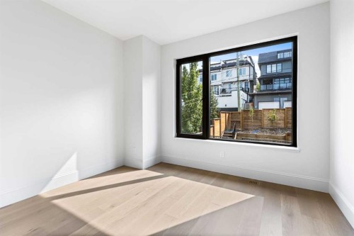 2009 28 Avenue Sw, Calgary, AB - Indoor Photo Showing Other Room