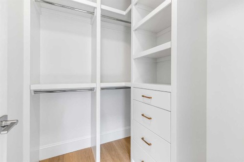 2009 28 Avenue Sw, Calgary, AB - Indoor With Storage