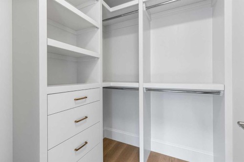 2009 28 Avenue Sw, Calgary, AB - Indoor With Storage