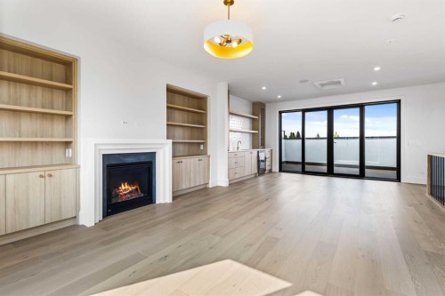 2009 28 Avenue Sw, Calgary, AB - Indoor With Fireplace