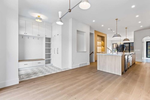 2009 28 Avenue Sw, Calgary, AB - Indoor Photo Showing Kitchen With Upgraded Kitchen