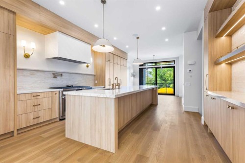 2009 28 Avenue Sw, Calgary, AB - Indoor Photo Showing Kitchen With Upgraded Kitchen