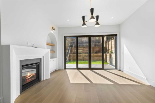 2011 28 Avenue Sw, Calgary, AB - Indoor With Fireplace