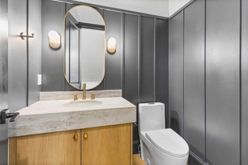 2011 28 Avenue Sw, Calgary, AB - Indoor Photo Showing Bathroom