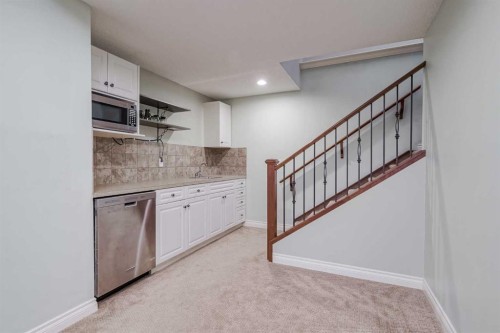 47 Rockywood Circle Nw, Calgary, AB - Indoor