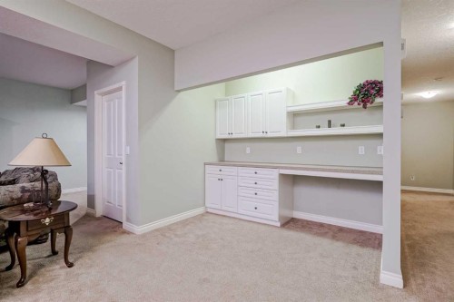 47 Rockywood Circle Nw, Calgary, AB - Indoor