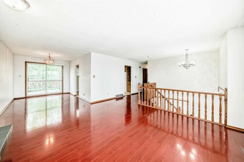 5248 Barron Drive Nw, Calgary, AB - Indoor Photo Showing Other Room