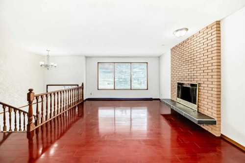 5248 Barron Drive Nw, Calgary, AB - Indoor Photo Showing Other Room