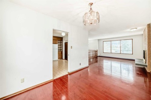 5248 Barron Drive Nw, Calgary, AB - Indoor Photo Showing Other Room