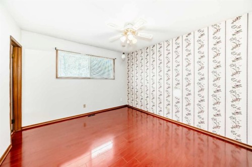 5248 Barron Drive Nw, Calgary, AB - Indoor Photo Showing Other Room