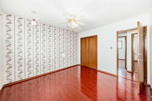 5248 Barron Drive Nw, Calgary, AB - Indoor Photo Showing Other Room