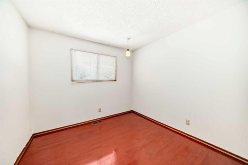 5248 Barron Drive Nw, Calgary, AB - Indoor Photo Showing Other Room
