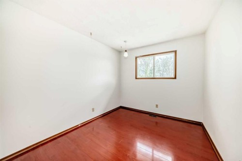 5248 Barron Drive Nw, Calgary, AB - Indoor Photo Showing Other Room
