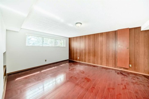 5248 Barron Drive Nw, Calgary, AB - Indoor Photo Showing Other Room