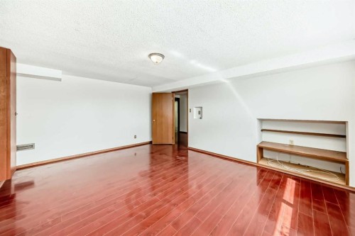 5248 Barron Drive Nw, Calgary, AB - Indoor Photo Showing Other Room