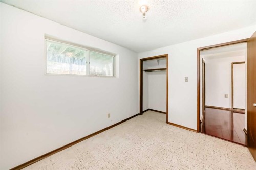 5248 Barron Drive Nw, Calgary, AB - Indoor Photo Showing Other Room