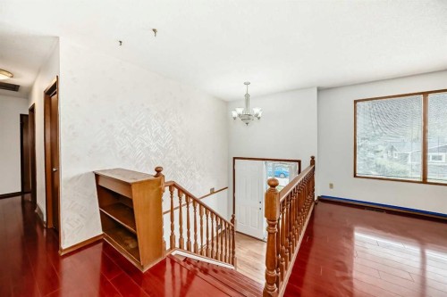 5248 Barron Drive Nw, Calgary, AB - Indoor Photo Showing Other Room