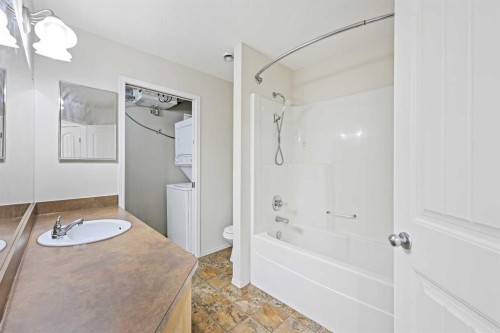 204-30 Panatella Landing Nw, Calgary, AB - Indoor Photo Showing Bathroom