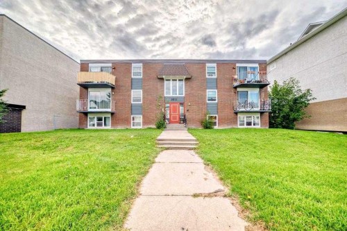 1-3511 15 Street Sw, Calgary, AB - Outdoor