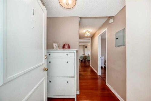 1-3511 15 Street Sw, Calgary, AB - Indoor Photo Showing Other Room