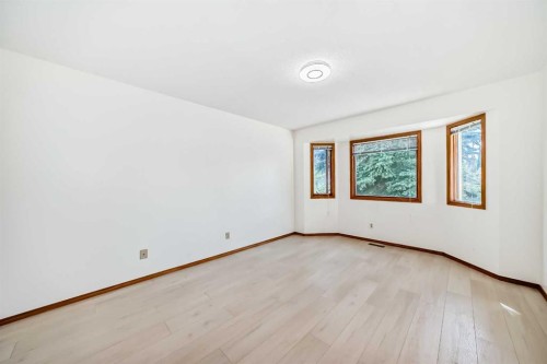 247 Shawinigan Drive Sw, Calgary, AB - Indoor Photo Showing Other Room