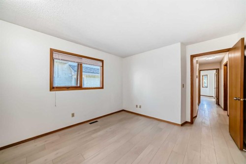 247 Shawinigan Drive Sw, Calgary, AB - Indoor Photo Showing Other Room