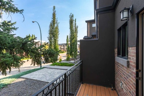 1907 37 Avenue Sw, Calgary, AB - Outdoor