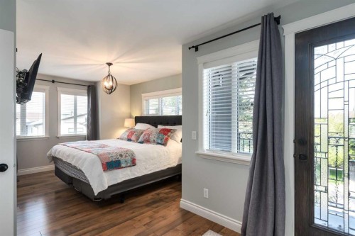 1907 37 Avenue Sw, Calgary, AB - Indoor Photo Showing Bedroom