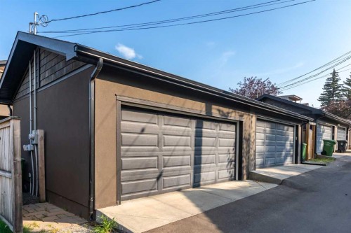 1907 37 Avenue Sw, Calgary, AB - Outdoor With Exterior