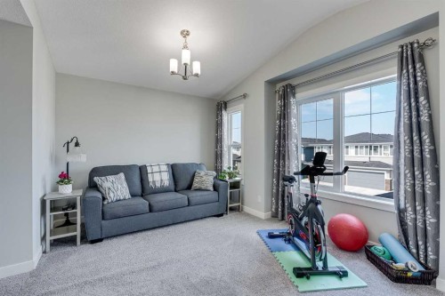 211 Willow Place, Cochrane, AB - Indoor