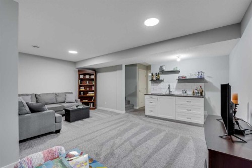 211 Willow Place, Cochrane, AB - Indoor