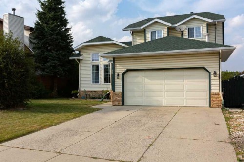 1118 Maple Avenue, Crossfield, AB - Outdoor