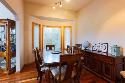 1118 Maple Avenue, Crossfield, AB - Indoor Photo Showing Dining Room