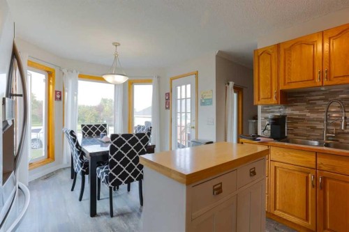 1118 Maple Avenue, Crossfield, AB - Indoor