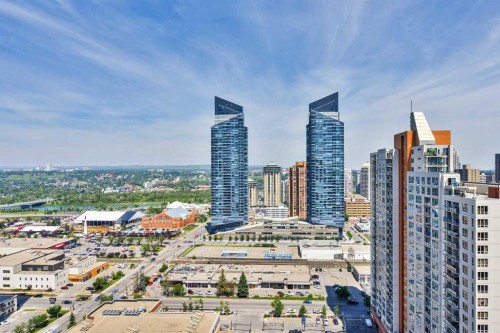2404-1118 12 Avenue Sw, Calgary, AB - Outdoor With View
