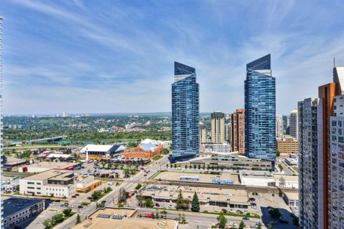 2404-1118 12 Avenue Sw, Calgary, AB - Outdoor With View