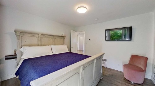 1423 18 Street Ne, Calgary, AB - Indoor Photo Showing Bedroom